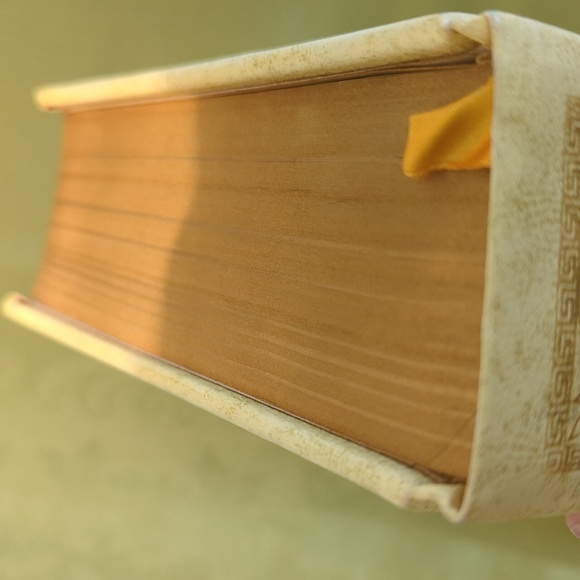 Large Vintage Holy Bible - Picture 6 of 16